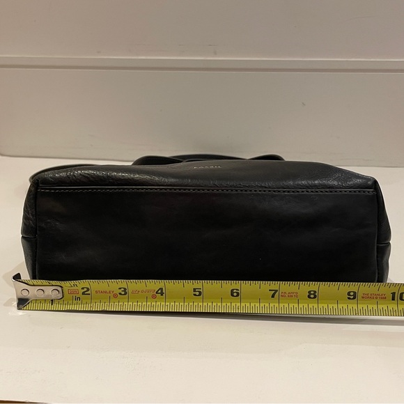 Vintage Fossil Black Leather Crossbody with Bow Front Detail - Picture 10 of 13